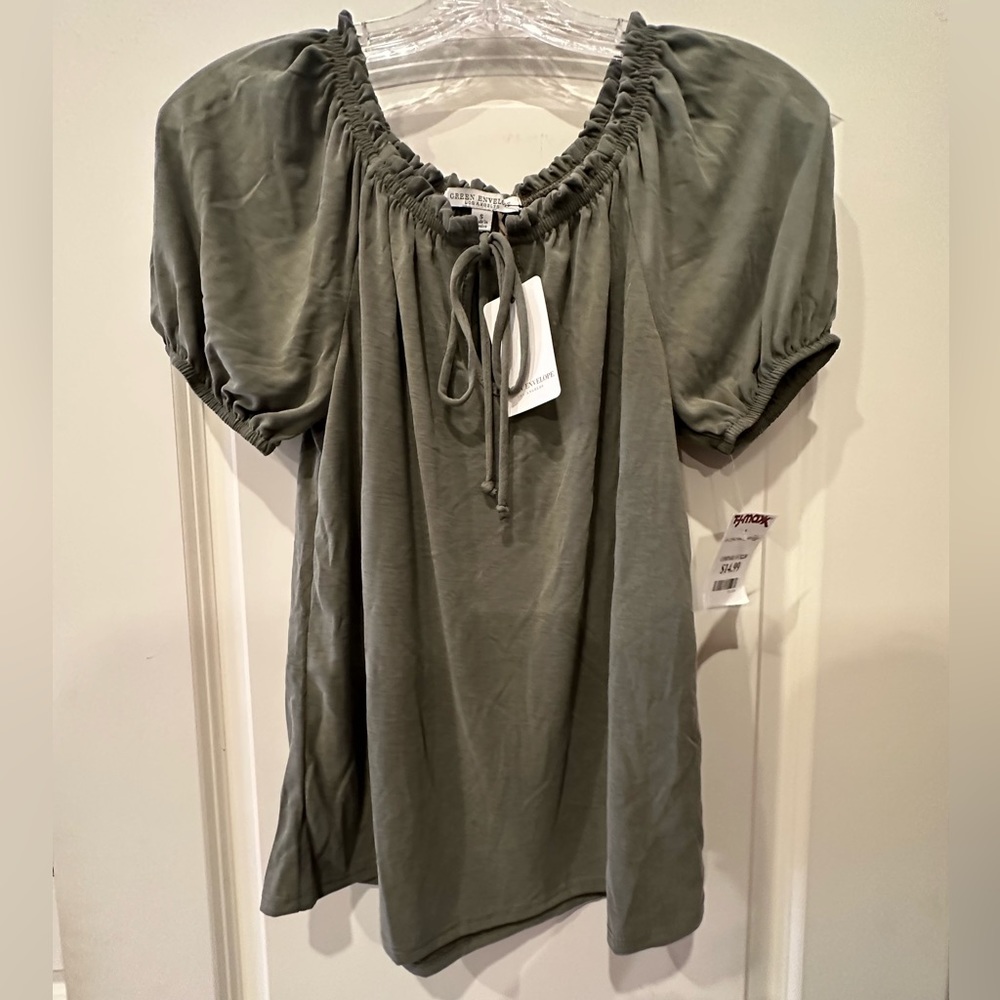Green Envelope (TJ Maxx) Short Sleeve Tie-Front Top, Size Small, Green